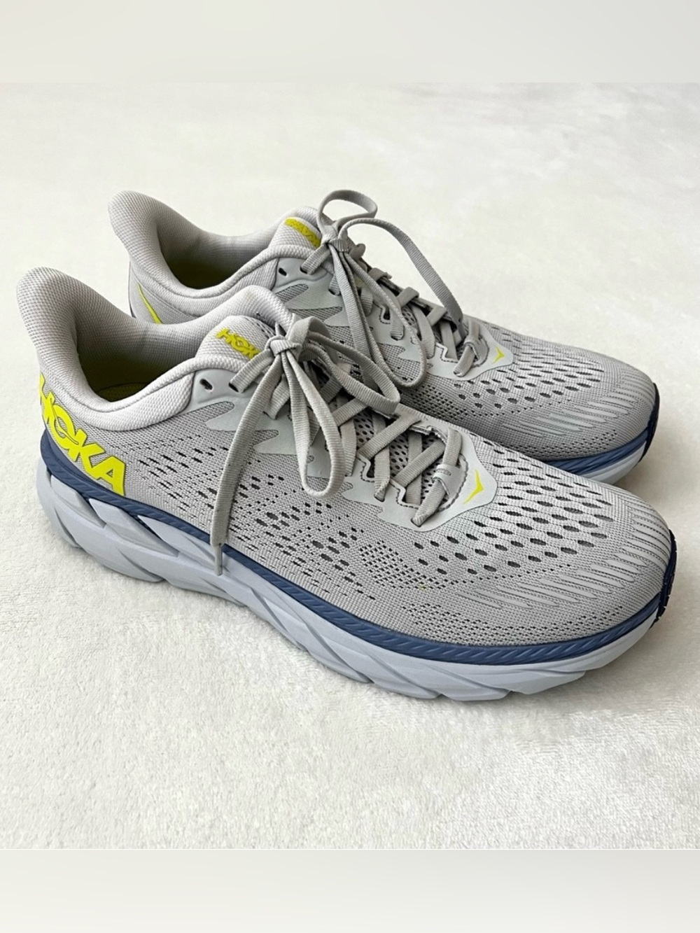 Hoka Women’s Clifton 7 Size 9